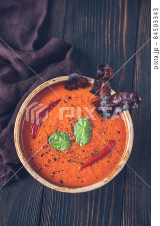 Creamy grilled red pepper soup 84593343