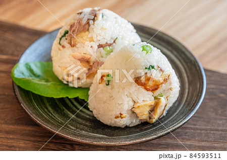 鯖のおにぎり 84593511