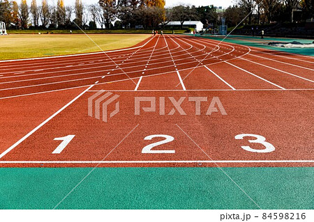 東京都あきる野市都立秋留台公園 第三種公認陸上競技場400mトラック スタートライン 東京都あきる野市都立秋留台公園 第三種公認陸上競技場400mトラック スタートライン 84598216
