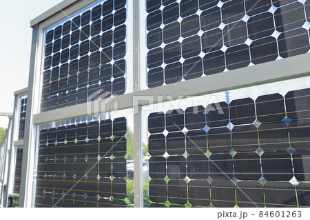 太陽光発電のパネルのアップ 太陽光発電のパネルのアップ 84601263