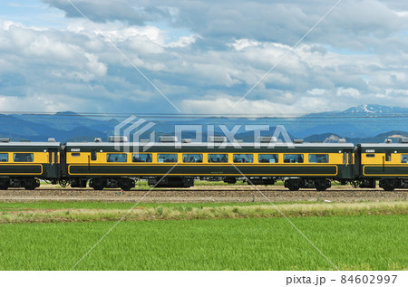 北陸本線　美川ー加賀笠間　JR西日本　14系　大サロ　③　オロ14-707　海側 84602997