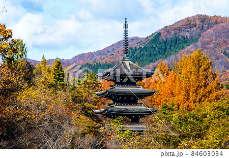 仙台市 定義 浄土宗極楽山西方寺 大倉川に架かる定義橋から望む定義如来の五重塔 仙台市 定義 浄土宗極楽山西方寺 大倉川に架かる定義橋から望む定義如来の五重塔 84603034