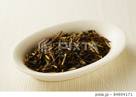 ほうじ茶の茶葉 ほうじ茶の茶葉 84604171