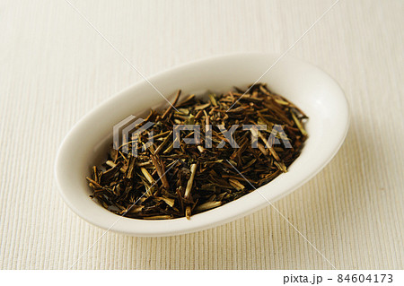 ほうじ茶の茶葉 84604173