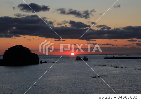 高知県咸陽島から見た夕景 84605883