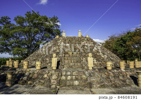 伯耆古代の丘公園　ほたて貝式古墳　鳥取県米子市 84608191