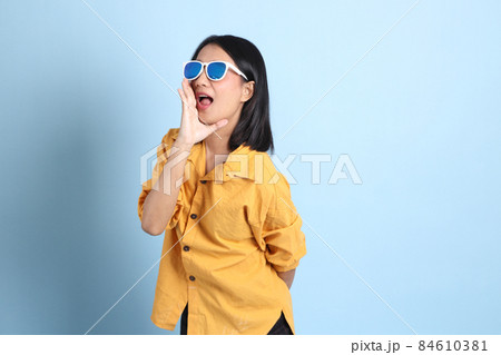 Cute Chic Girl 84610381