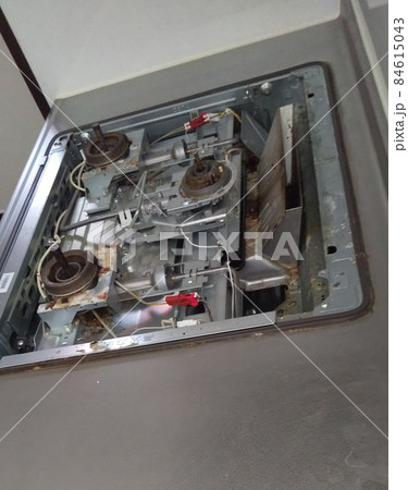 汚れたビルトインガスコンロの内側 写真 84615043