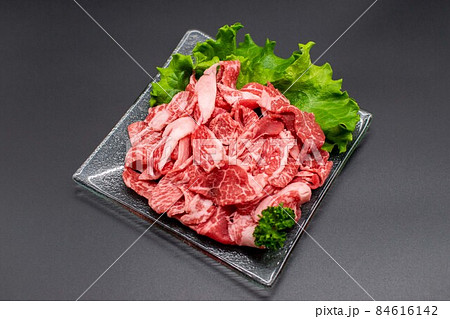 黒毛和牛の切り落とし肉 84616142