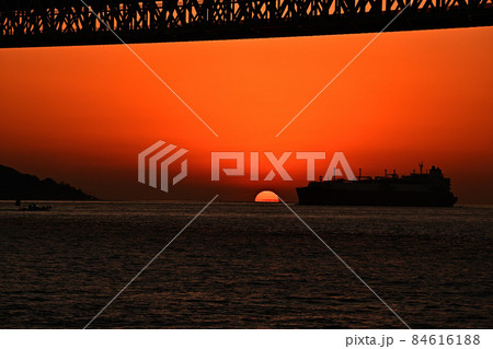 舞子からの明石海峡大橋 84616188