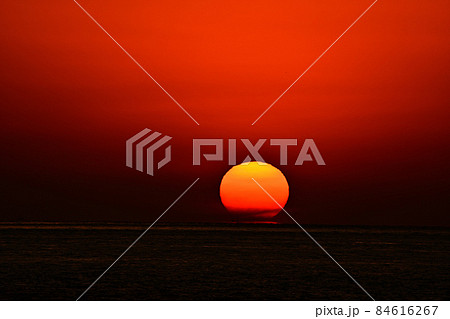 明石海峡大橋の夕日 84616267