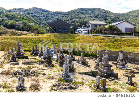 頭ヶ島 白浜集落のキリシタン墓地 白浜遺跡 【長崎県南松浦郡新上五島町】 頭ヶ島 白浜集落のキリシタン墓地 白浜遺跡 【長崎県南松浦郡新上五島町】 84616310
