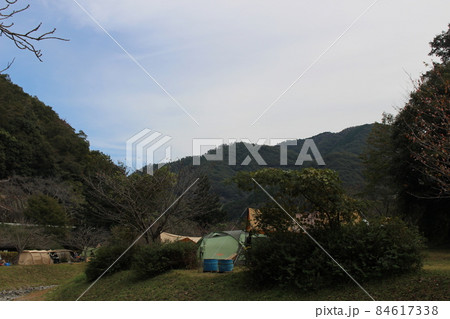 秋のキャンプ　川沿キャンプ場　【兵庫県】 84617338
