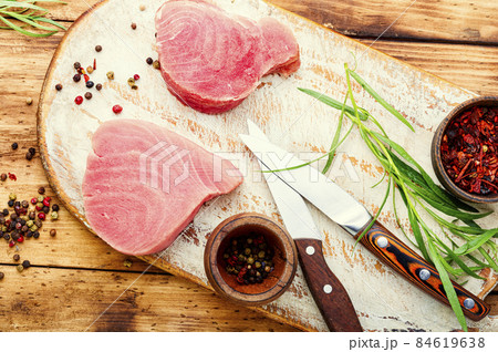 Fresh tuna fish steak 84619638