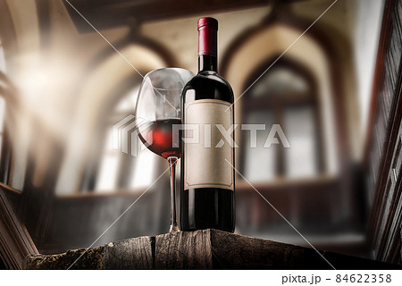 Red wine in an old bar Red wine in an old bar 84622358
