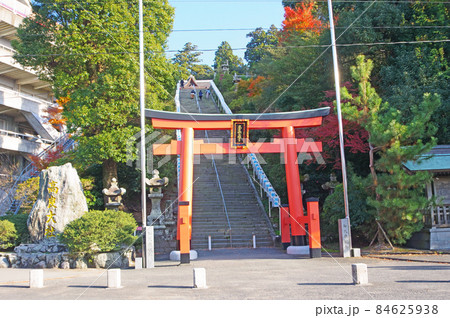福岡県久留米市の観光スポット高良大社三の鳥居と参道 福岡県久留米市の観光スポット高良大社三の鳥居と参道 84625938