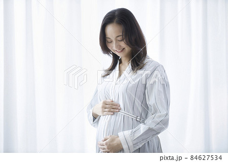 妊婦　マタニティ　幸せ 84627534