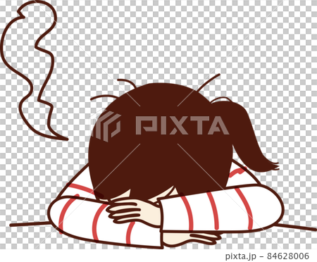 突っ伏してため息をつく女性。 84628006
