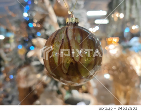 xmas ball bubbles blur soft background 84632803