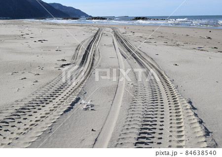 砂浜のわだち 砂浜のわだち 84638540