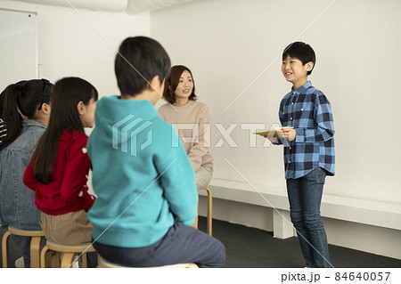子どものプレゼンテーション 84640057