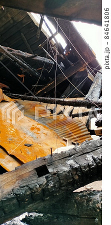 建物火災　火事　災害　 84641806