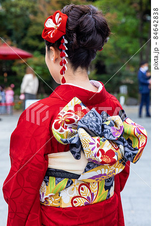 成人式 髪型 和服 振袖 髪飾り つまみ細工 帯の写真素材 [84642838