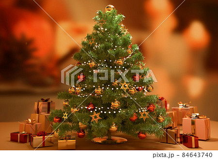 クリスマスツリーとプレゼント　暖かいイメージ 84643740