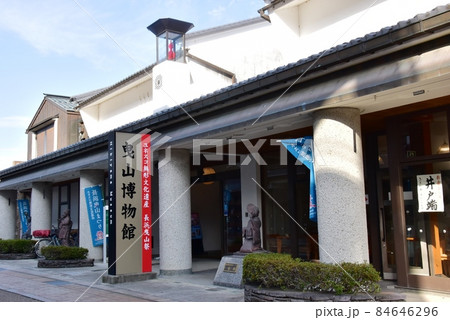 滋賀県長浜市　曳山博物館と青空 84646296