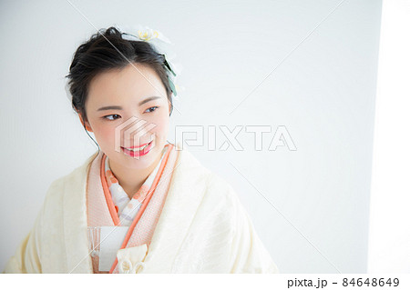白無垢 洋髪の写真素材