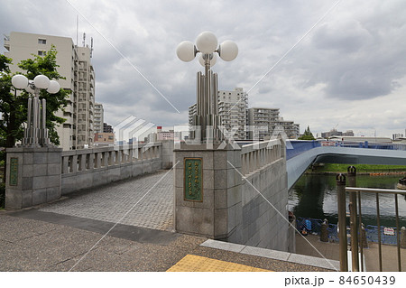 東京都江東区の小名木川クローバー橋の風景 東京都江東区の小名木川クローバー橋の風景 84650439