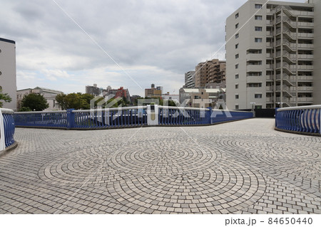 東京都江東区の小名木川クローバー橋の風景 84650440