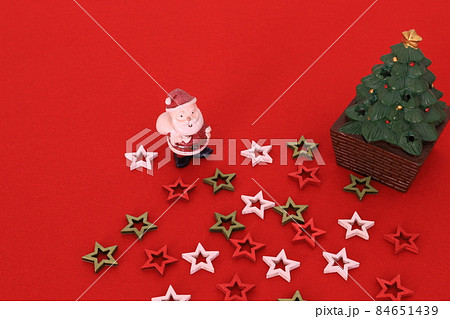 サンタとクリスマス 84651439