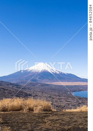 明神山（鉄砲木ノ頭）の山頂から見た富士山（山中湖の三国山ハイキングコース） 84652084