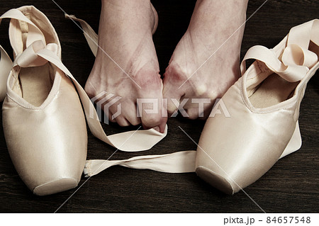feet in pointes feet in pointes 84657548