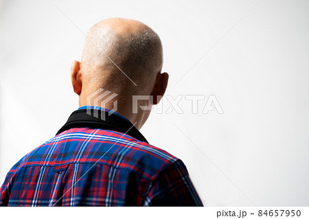 シニア男性 スキンヘッド の写真素材