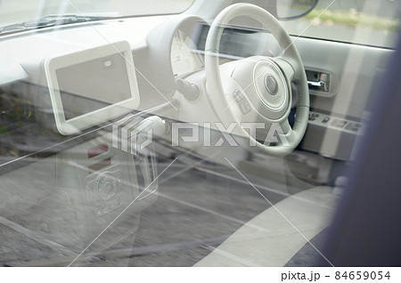 軽自動車の運転席 84659054