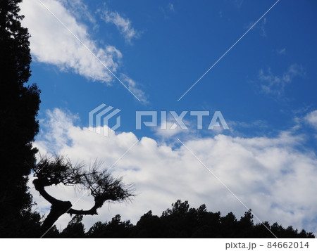 山と曇り空 84662014