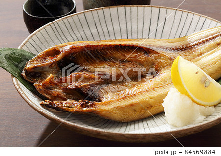 食卓のほっけの塩焼き 食卓のほっけの塩焼き 84669884