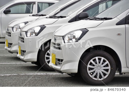 自動車イメージ　軽のビジネス車　ミライ―ス 84670340