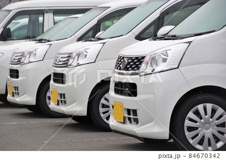 自動車イメージ　軽の商用車　ダイハツムーブ 84670342