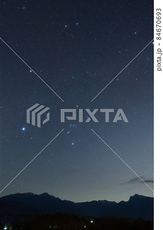 北杜市長坂町、星空観察。冬の大三角形・オリオン座とふたご座 北杜市長坂町、星空観察。冬の大三角形・オリオン座とふたご座 84670693