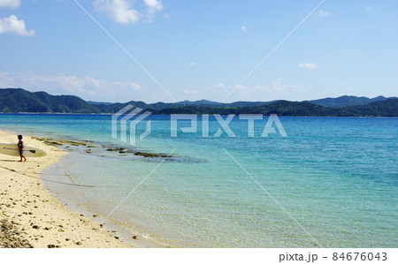 奄美の龍郷町の芦徳の美しい海岸 奄美の龍郷町の芦徳の美しい海岸 84676043