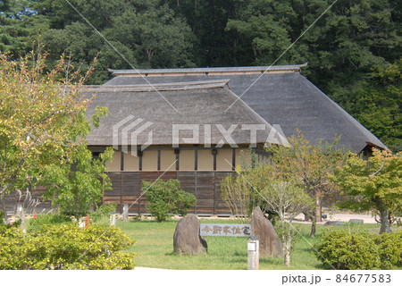 今野家住宅 手前は中門(ちゅうもん)奥はホンヤ(母屋)(宮城県多賀城市) 今野家住宅 手前は中門(ちゅうもん)奥はホンヤ(母屋)(宮城県多賀城市) 84677583
