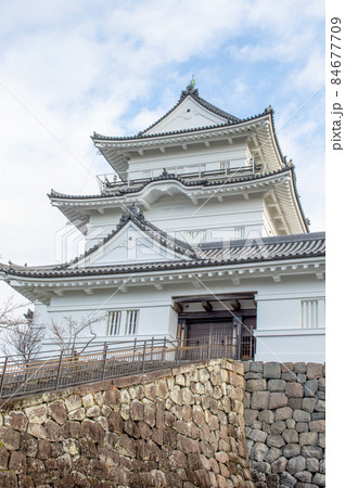 朝の小田原城天守閣 84677709