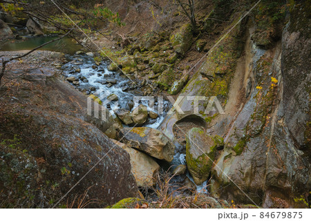 【雨天】晩秋の差切峡【東筑摩郡筑北村】 【雨天】晩秋の差切峡【東筑摩郡筑北村】 84679875