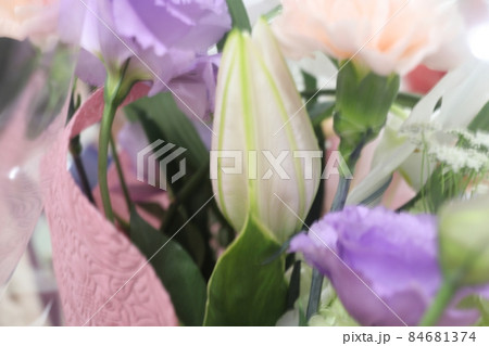 お祝いのお花 84681374