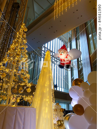 クリスマスツリーイメージ サンタクロースイメージ クリスマスツリーイメージ サンタクロースイメージ 84681990