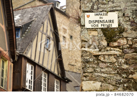 フランス・ブルターニュ地方ディナンの小道 フランス・ブルターニュ地方ディナンの小道 84682070