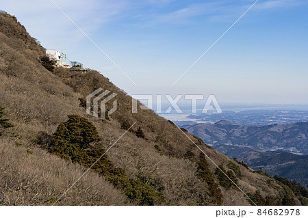 筑波山 コマ展望台からみる女体山山頂駅の風景の写真素材